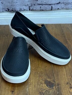 CROCS Men's Black Citilane Roka Slip-On Loafers with White Sole Size 8